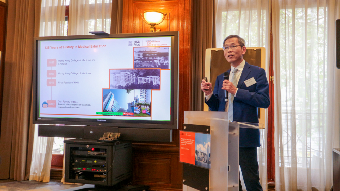 HKUMed actively organises various events in major international cities to attract outstanding scholars and students from around the world to join the Faculty, and to engage in exchanges with world renowned institutions for its further development. Dean Professor Chak-sing Lau will once again lead a delegation to London in May to hold a series of recruitment and alumni activities over two days.
 